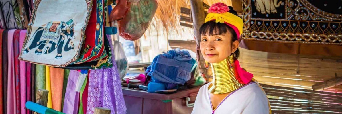 Làng dân tộc cổ dài Karen