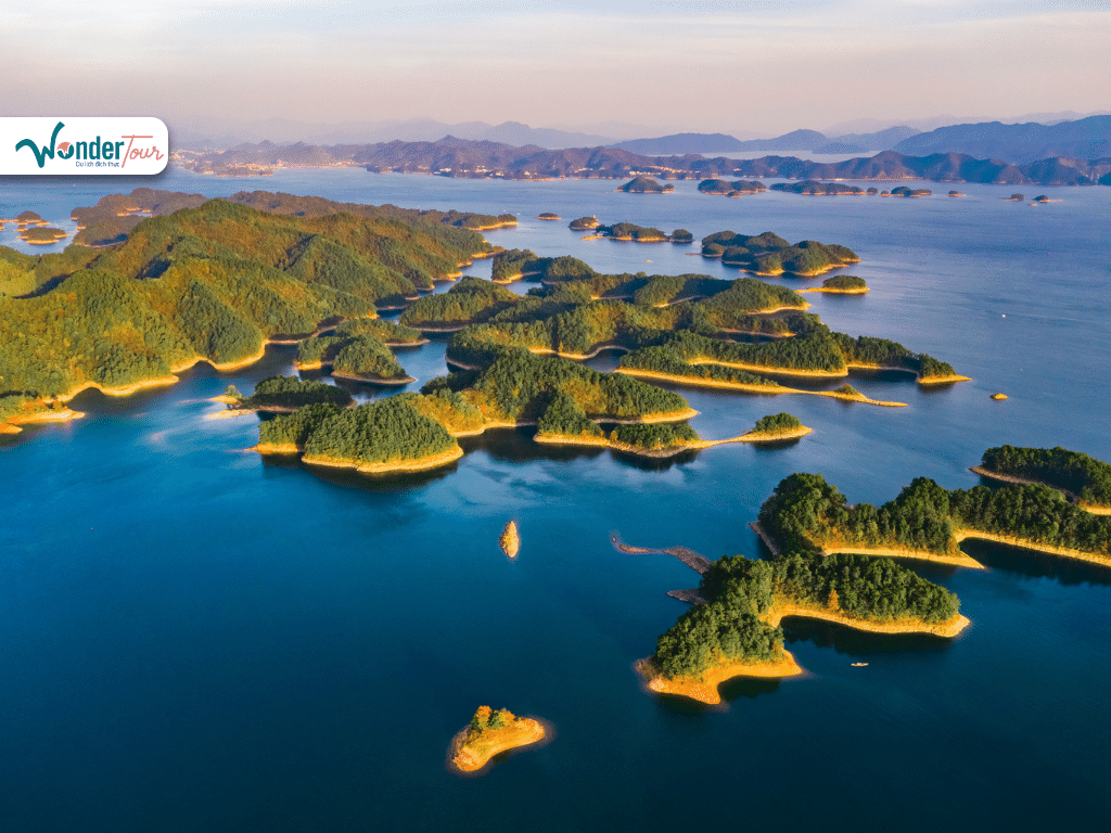 Hàng nghìn hòn đảo lớn nhỏ tại Hồ Vạn đảo